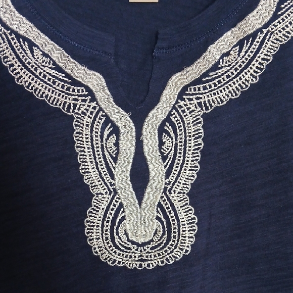 Lucky Brand Tee - Picture 3 of 9